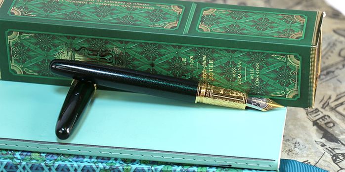 ferris_wheel_press_miss_cora_lynn_joule_fountain_pen_uncapped