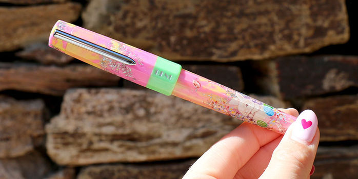 benu_limited_edition_easter_bunny_euphoria_fountain_pen_in_hand