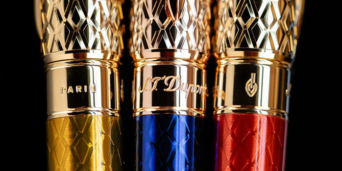 st_dupont_guilloche_under_lacquer_fountain_pens_up_close