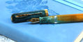 nahvalur_voyage_hawaii_fountain_pens_on_blue_notebook