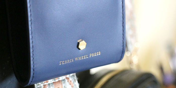 ferris_wheel_press_the_pendant_purse_up_close