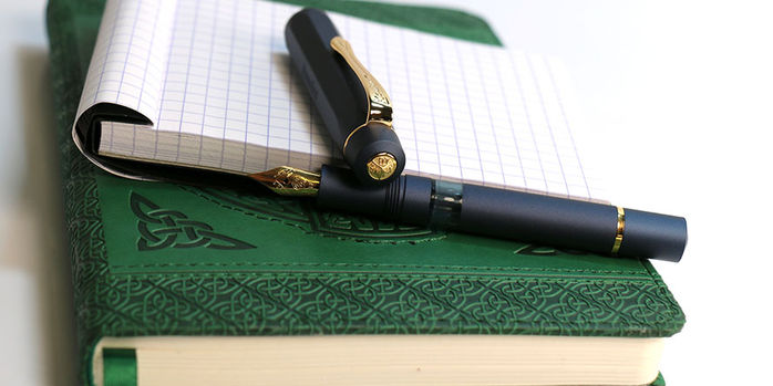 kaweco_sport_piston_fill_fountain_pens_starter_set._navy_nib