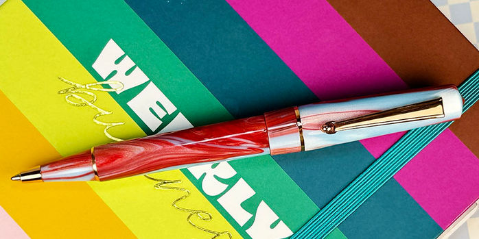 delta_ghibli_duna_ballpoint_pens_from_above