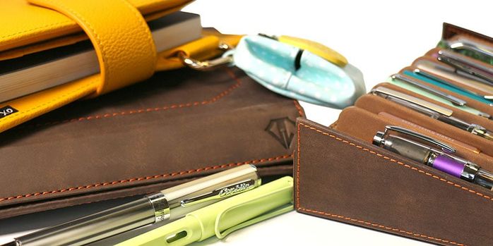 dee_charles_designs_pen_stand_and_pen_rest_rawhide_orange