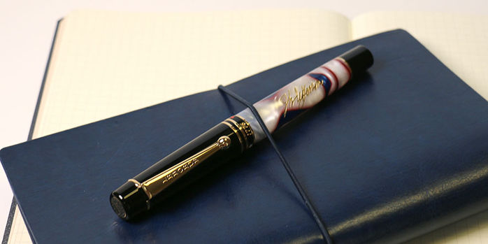 leboeuf_thomas_jefferson_fountain_pen_on_notebook