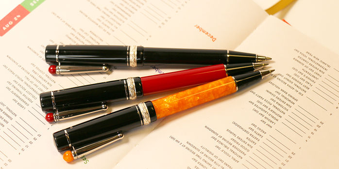 delta_we_collection_ballpoint_pens_in_notebook