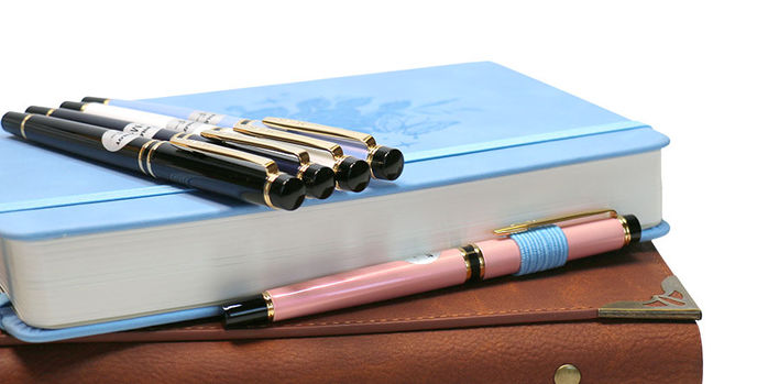 pilot_grance_fountain_pens_capped_on_books