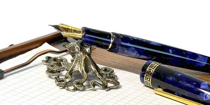 sassy_brassy_octopus_pen_rest_with_laban_pen
