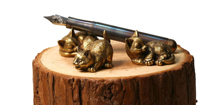 sweet_and_sassy_brassy_cat_pen_rests_all_3