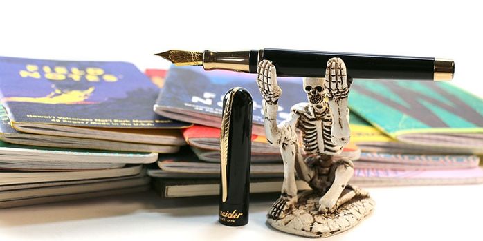 pineider_avatar_ur_anniversary_fountain_pen_black