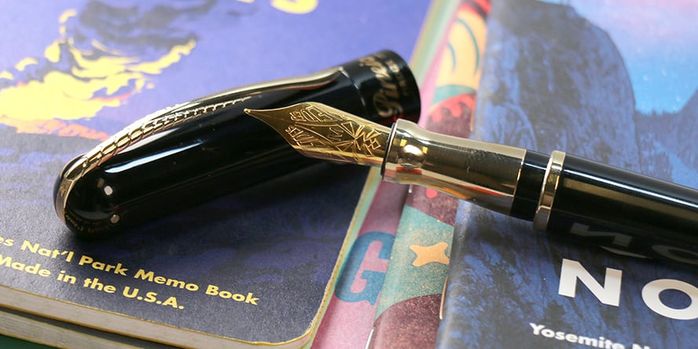 pineider_avatar_ur_anniversary_fountain_pen_black_nib