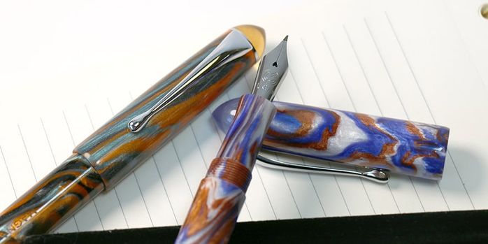 magna_carta_urban_fude_fountain_pens_seamist_and_sunset_one_uncapped
