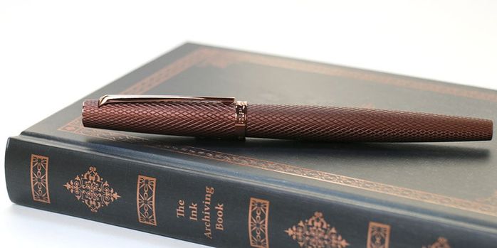 diplomat_viper_brown_fountain_pen_on_notebook
