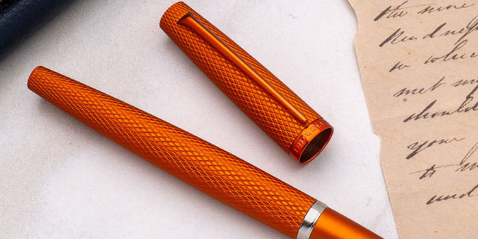diplomat_viper_orange_fountain_pens_body_zoom