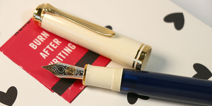 pelikan_special_edition_souveran_800_cream_blue_fountain_pen
