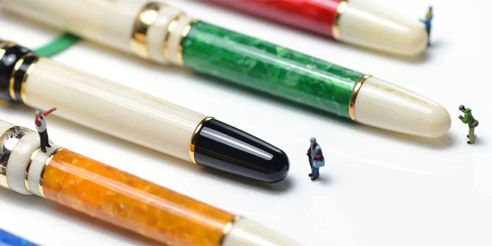 laban_325_14kt_nib_fountain_pens_with_army_guys