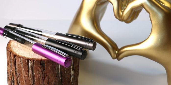 monteverde_mp1_fountain_pens_capped_with_heart_hand