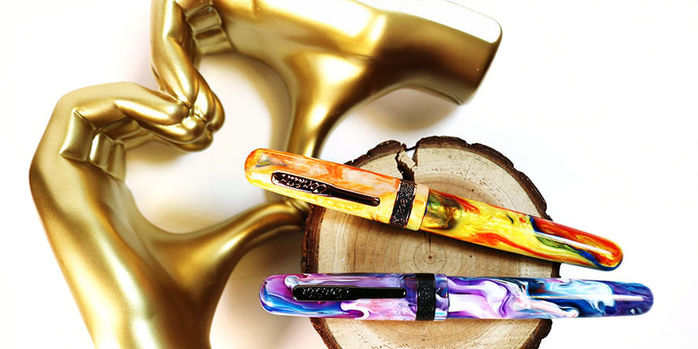 conklin_exclusive_1898_fountain_pens_heart_hands