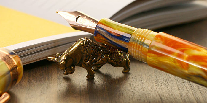 sassy_brassy_bull_pen_rest_with_conklin_1898_blue_yellow_fountain_pens