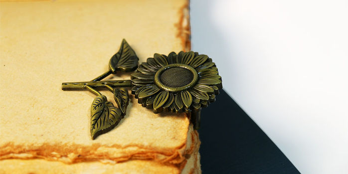 sunflower_brass_page_holders_sideways