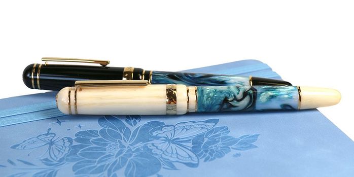 laban_x_jonathan_brooks_teal_abalone_325_fountain_pens