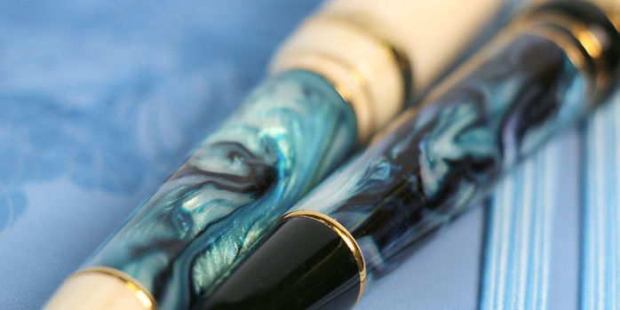 laban_x_jonathan_brooks_teal_abalone_325_fountain_pens_body