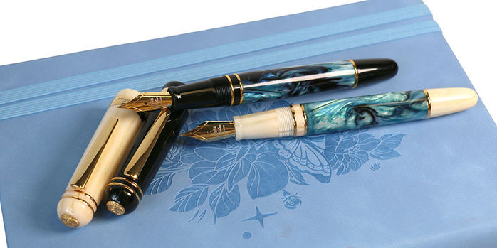 laban_x_jonathan_brooks_teal_abalone_325_fountain_pens_uncapped