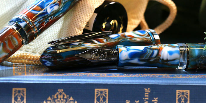 gioia_x_dominant_industry_alchemists_elixir_boxed_set_with_winners_black_trim_pen_nib