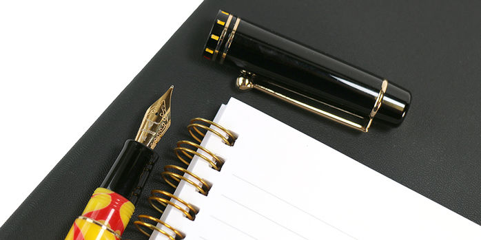 leboeuf_l_frank_baum_the_yellow_brick_road_fountain_pen_uncapped_on_notebook