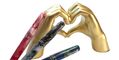 leonardo_officina_italiana_momento_zero_grande_2.0_power_of_flowers_fountain_pens_in_hand
