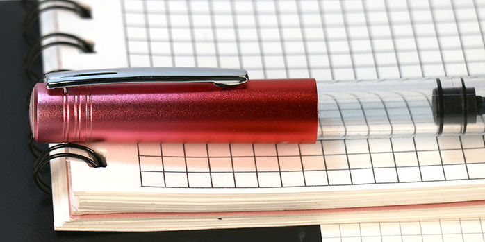 monteverde_mp1_limited_edition_strawberry_dreams_fountain_pen_cap