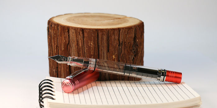 monteverde_mp1_limited_edition_strawberry_dreams_fountain_pen_with_wood
