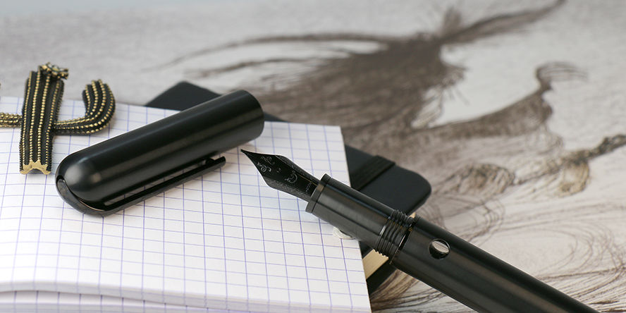 Nahvalur (Narwhal) Nautilus Ti: Black Fountain Pens