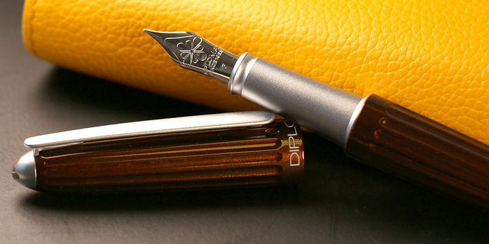 diplomat_marrakesh_aero_fountain_pen_uncapped