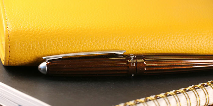 diplomat_marrakesh_aero_rollerball_pen_on_notebook