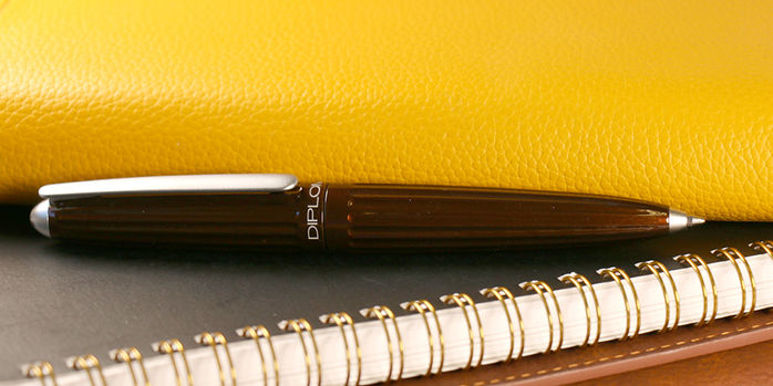 diplomat_marrakesh_aero_ballpoint_pen_on_notebooks