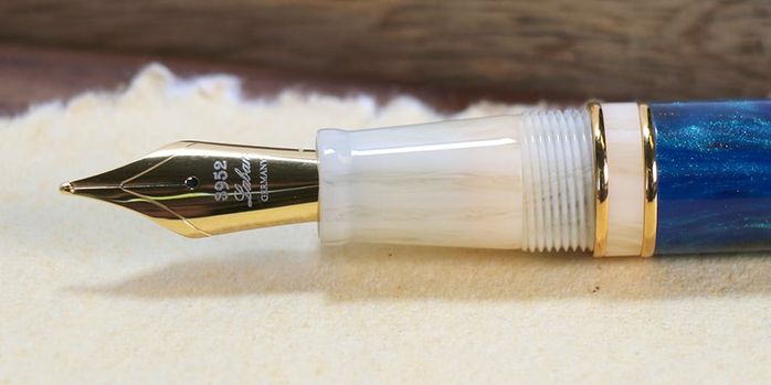 laban_326_mirage_blue_mirage_fountain_pen_nib