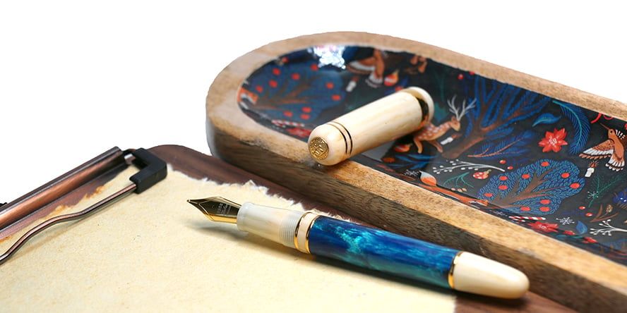 Laban 326 Mirage Fountain Pens laban_326_mirage_blue_mirage_fountain_pen_uncapped
