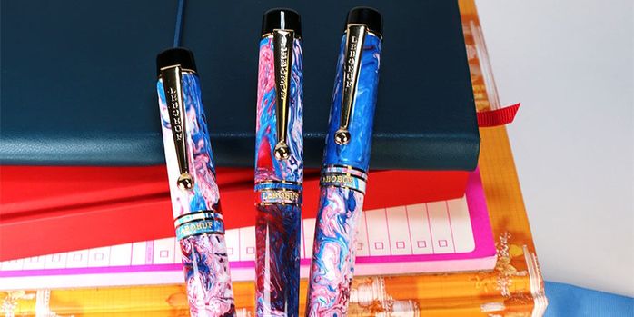 leboeuf_limited_edition_exclusive_tie_dye_fountain_pens_3_in_hand
