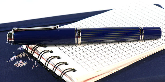 pelikan_m815_special_edition_metal_blue_striped_fountain_pens_capped