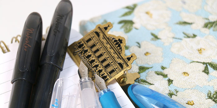 nahvalur_triad_fountain_pens_all_on_notebook