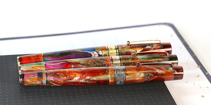 leonardo_officina_italiana_supernova_2025_limited_edition_fountain_pens_capped_on_notebook