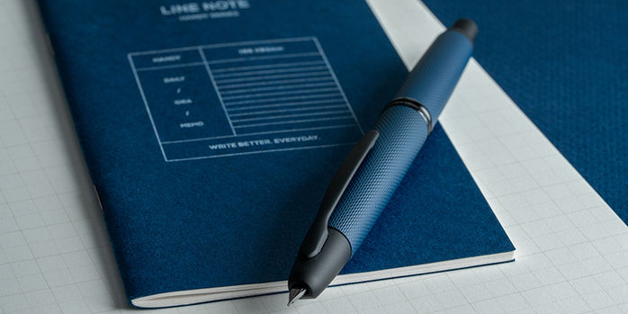 pilot_2025_limited_edition_link_midnight_vanishing_point_fountain_pen_on_notebook