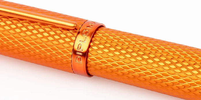 diplomat_viper_orange_pen_zoom