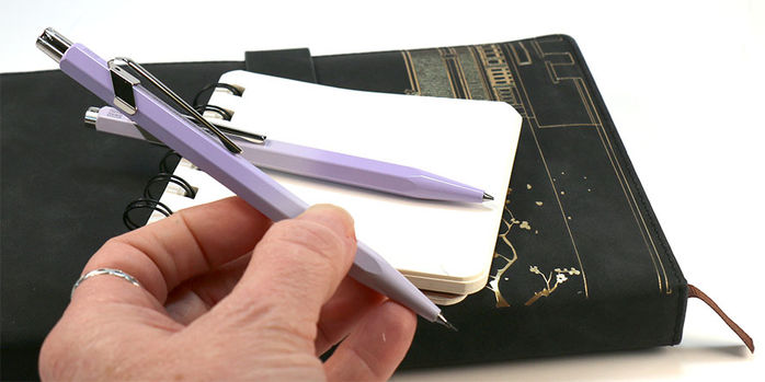 caran_dache_849_blooming_lavender_set_in_hand