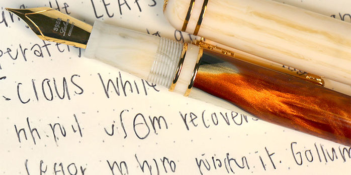 laban_desert_mirage_326_fountain_pen_closeup_on_section