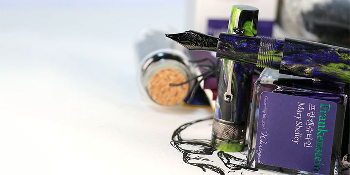 leonardo_x_wearingeul_frankenstein_fountain_pen_and_ink_box_set_uncapped_showing_nib