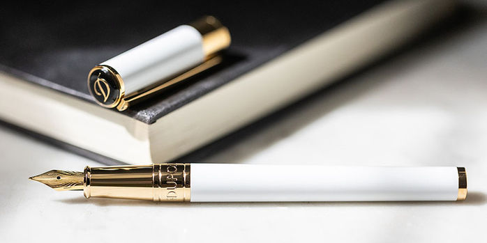 initial_collection_white_gold_full_pen