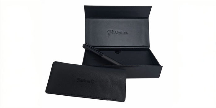 809_black_matte_gift_box