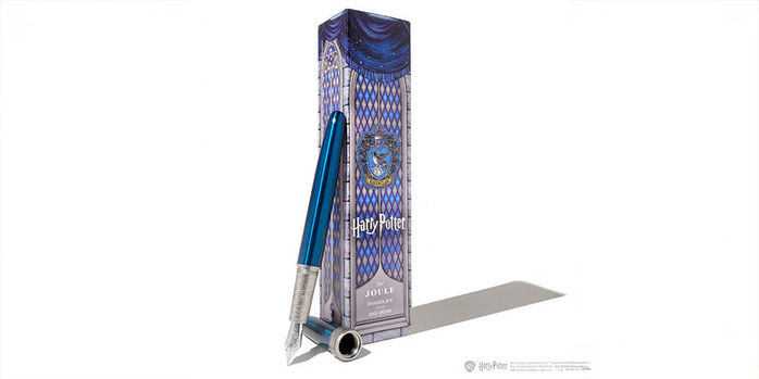 Ravenclaw_pen_and_box_white_background